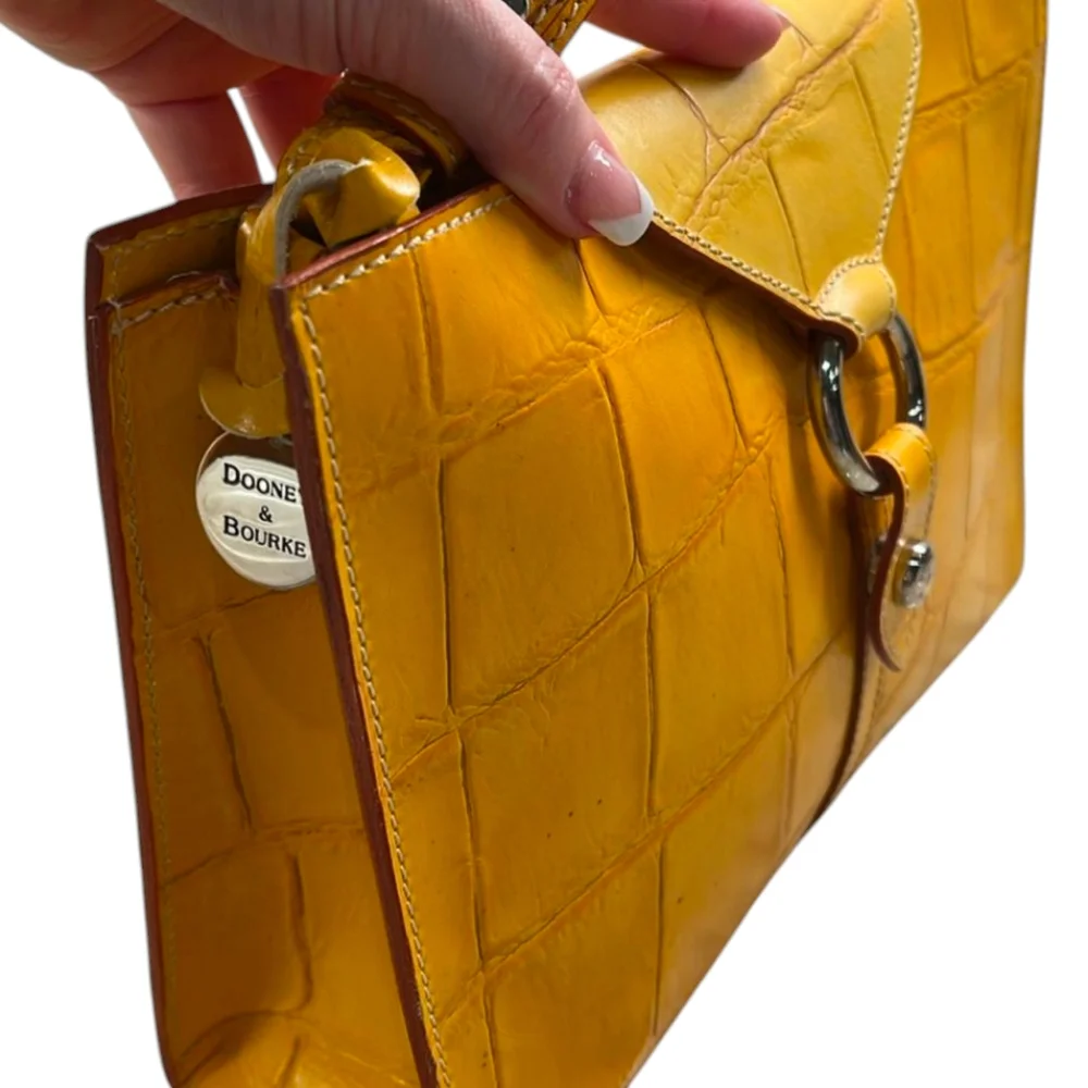 Dooney & Bourke Ring Flap Italian Made Croc Embossed Shoulder Bag Vintage EUC - Picture 3 of 17